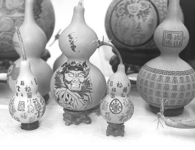 文博會(huì)上的匠心之作 燙畫葫蘆年入10萬，魚皮飾品引領(lǐng)文化新潮